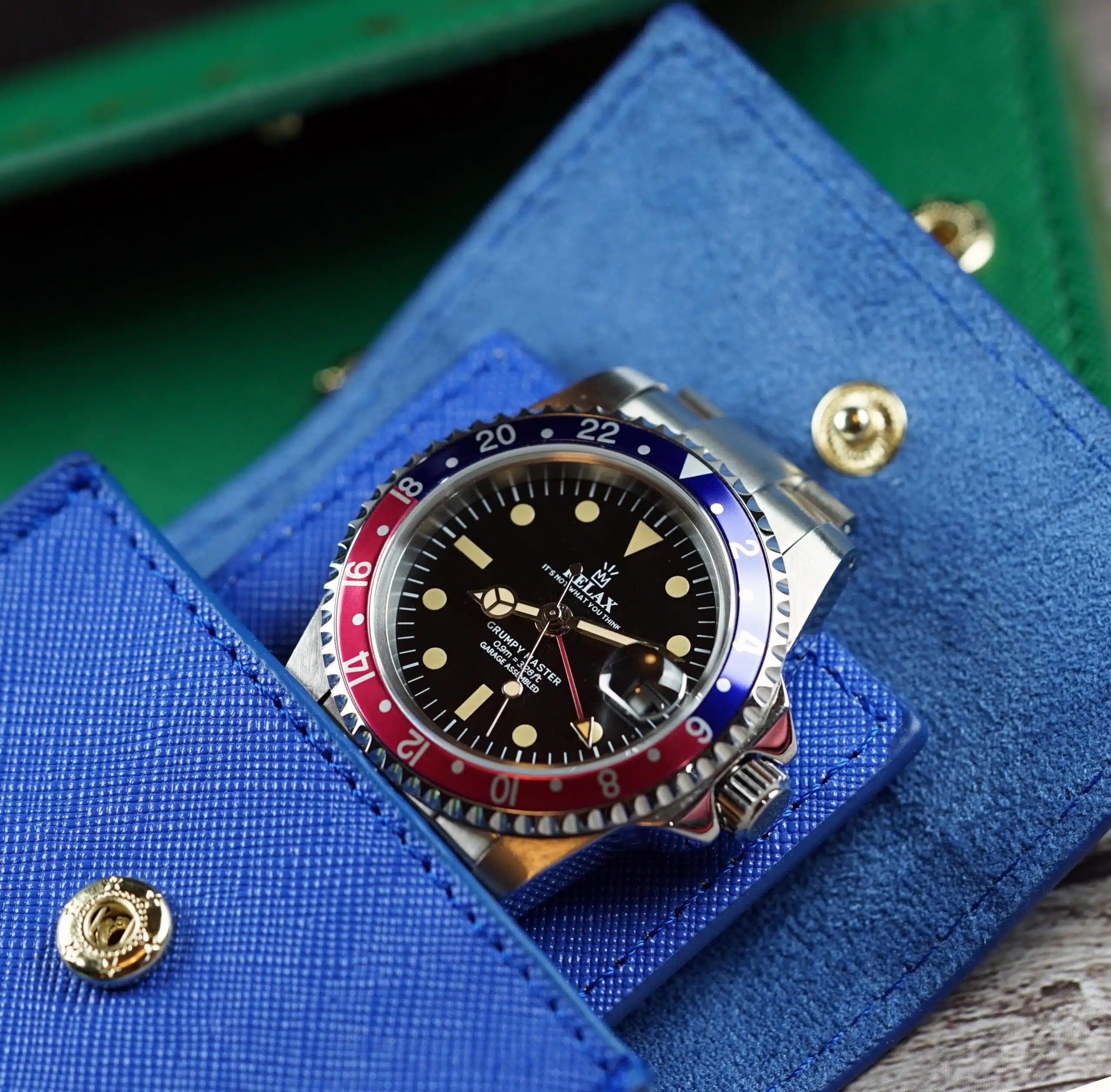 Relax Blue Premium Travel Watch Pouch - Image 3