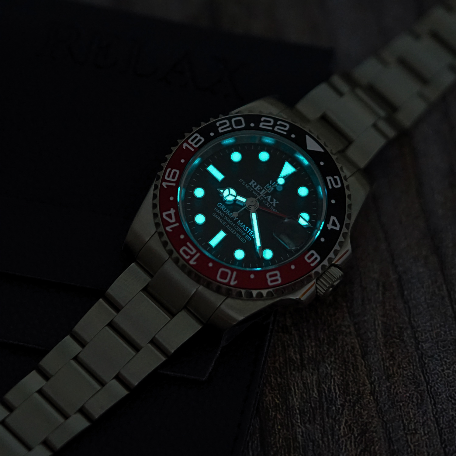 Relax Red & Black GMT - Image 3