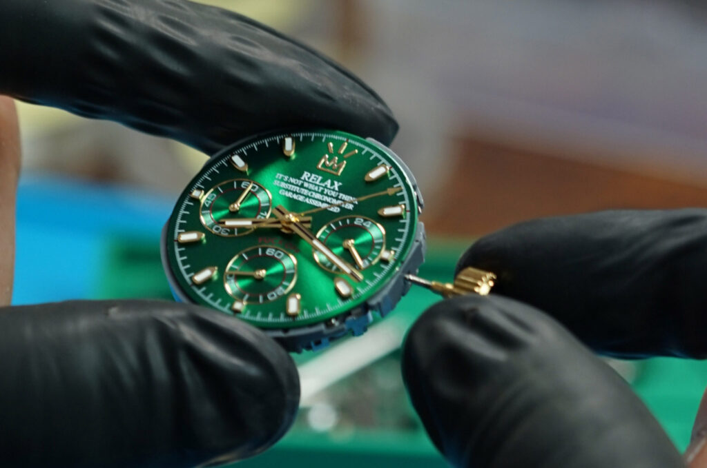 Relax Green Gold Chronograph Assembly